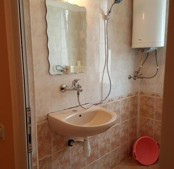اتاق خانوادگی, Guest Rooms Denitsa