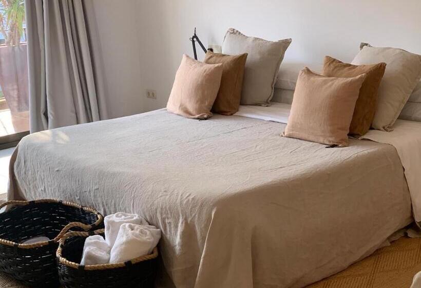 Апартаменты 1 Спальня с Террасой Вид на Море, Bypillow Cap Sa Sal