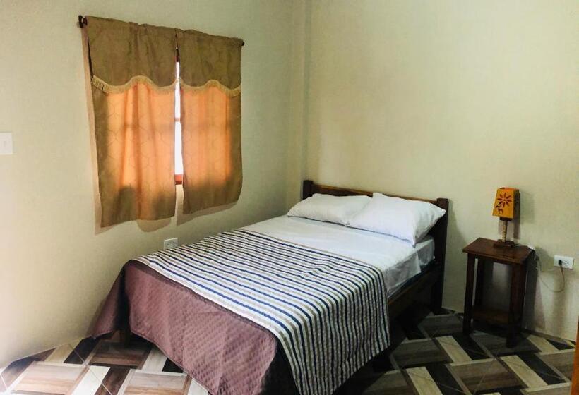 اتاق استاندارد, Hostal Laurita Beach