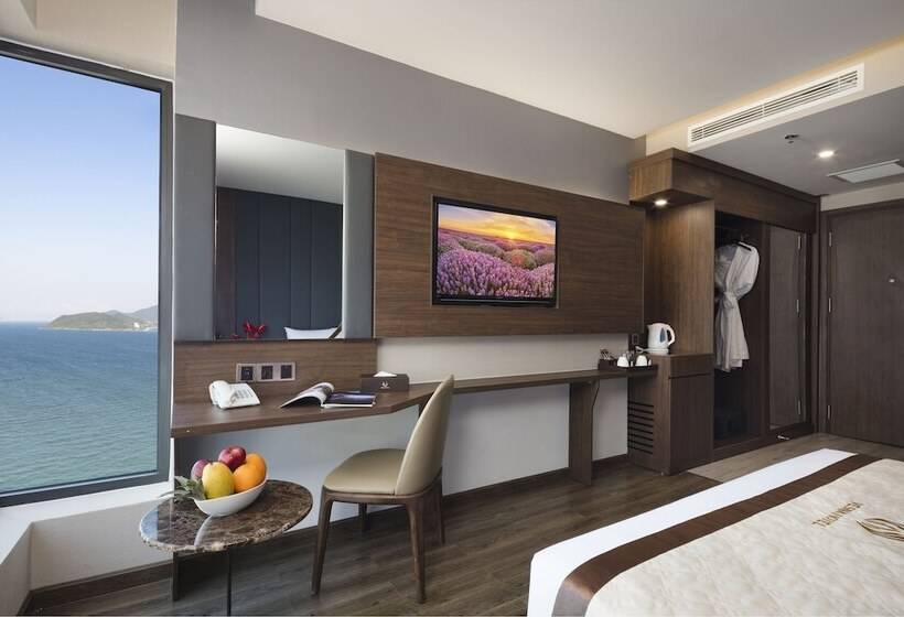 اتاق لوکس با چشم‌انداز دریا, Vesna Hotel Nha Trang