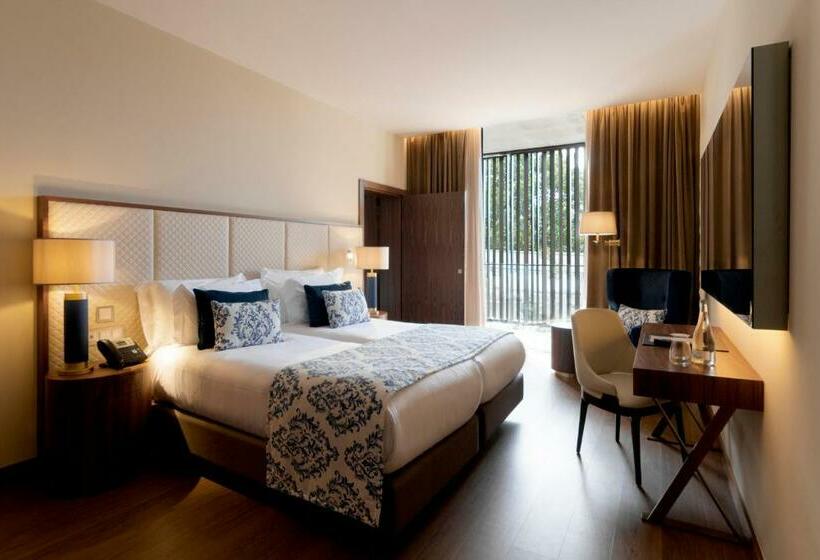 Premium Family Room, Boeira Garden Hotel Porto Gaia, Curio Collection By Hilton