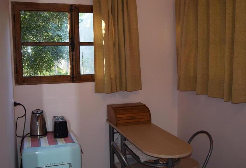 اتاق کلاسیک سه تخته, Clayhouse Rivadavia