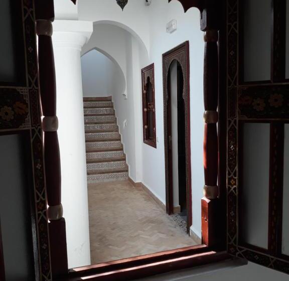 Кровать в Общей Комнате, The Riad Hostel Tangier