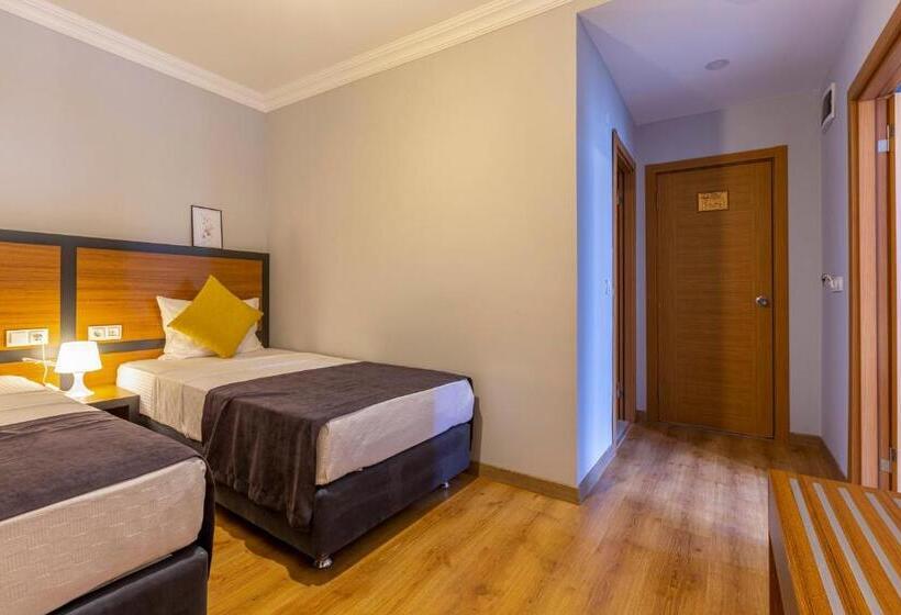 Camera Familiare, Business Hotel Antalya