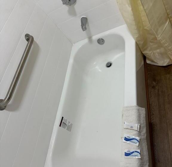 标准间, Rosewood Inn