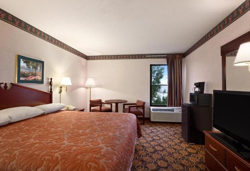 اتاق استاندارد با تخت بزرگ, Super 8 By Wyndham Evansville North