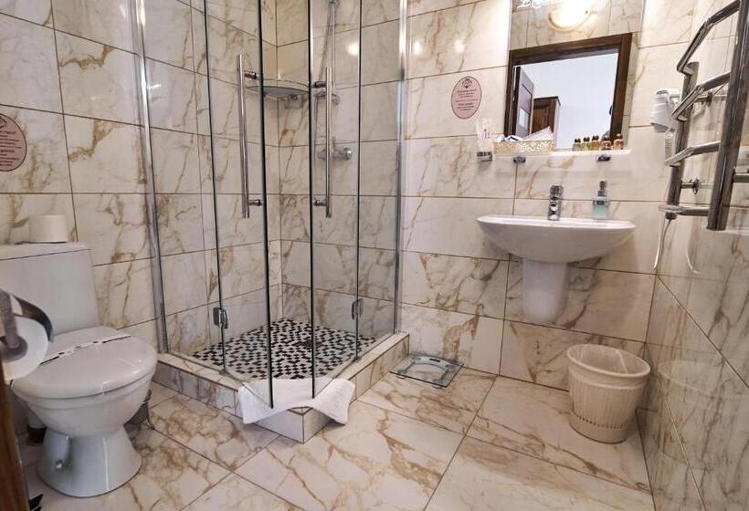سوییت با چشم‌انداز کوه, Villa Livorno