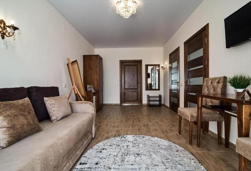 Superior suite mountain view, Villa Livorno