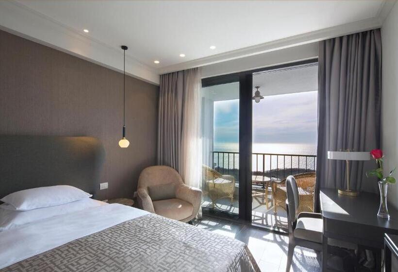 חדר סטנדרט נוף לים עם מרפסת, Vivid Blue Serenity Resort