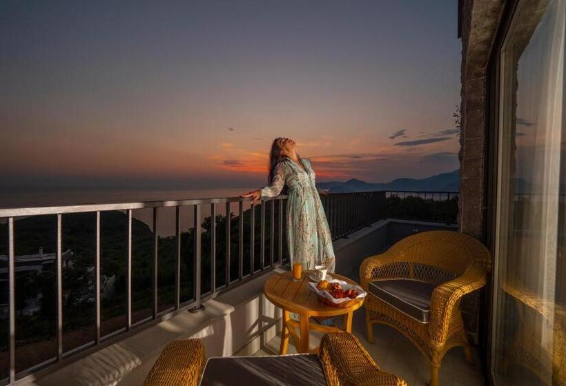 חדר סטנדרט מעבר לחד עם נוף לים, Vivid Blue Serenity Resort