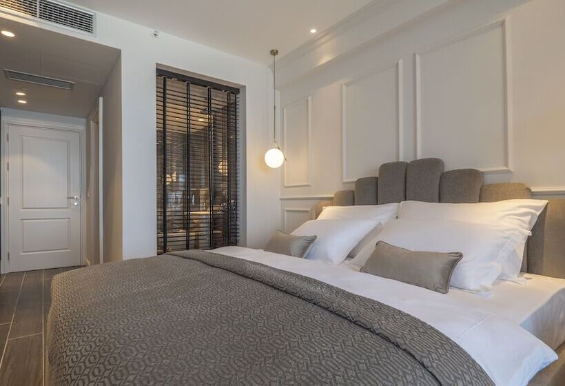 חדר סטנדרט נוף לבריכה, Vivid Blue Serenity Resort