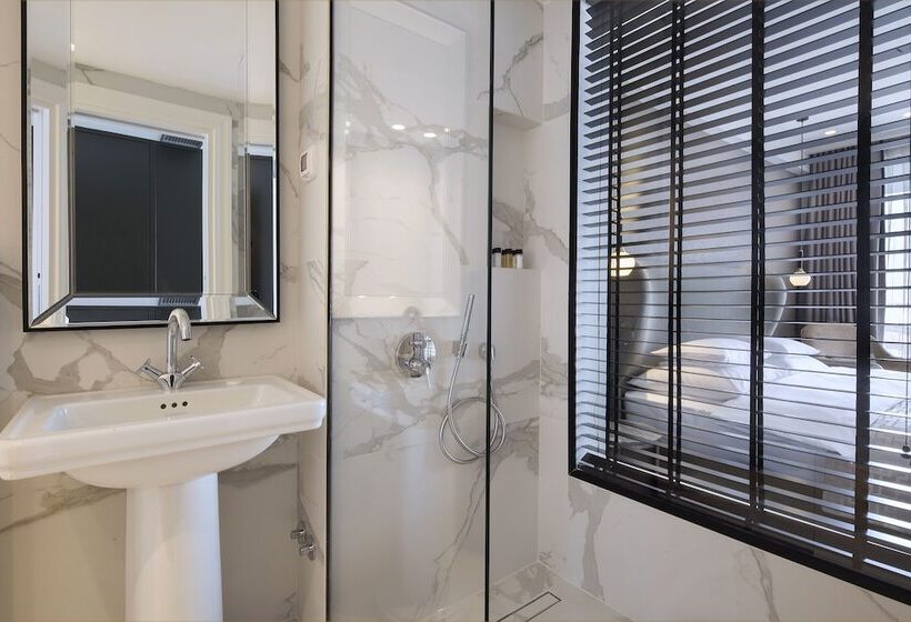חדר סטנדרט נוף לים עם מרפסת, Vivid Blue Serenity Resort