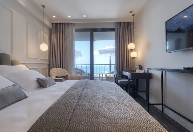 חדר סטנדרט נוף לים עם מרפסת, Vivid Blue Serenity Resort