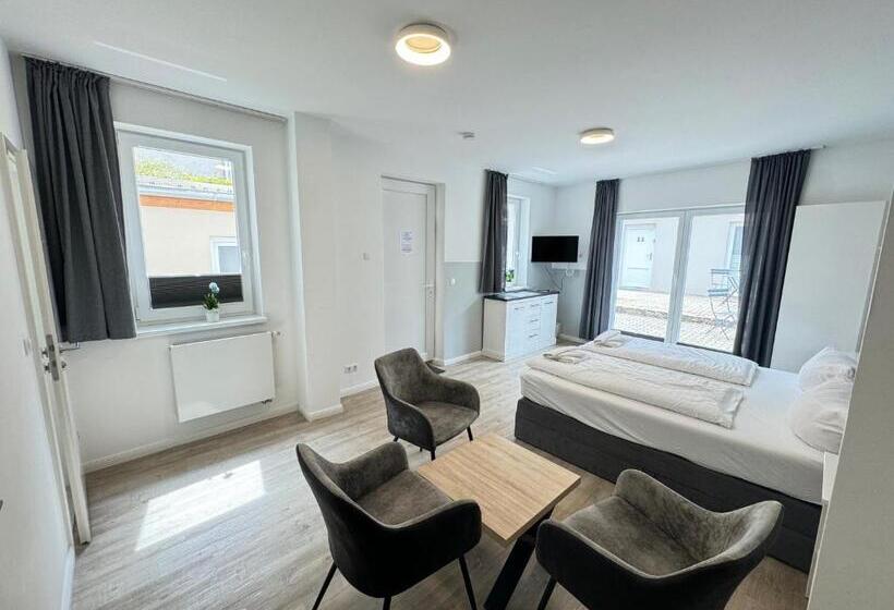 Standard Triple Room with Terrace, Altstadtpension Rostock