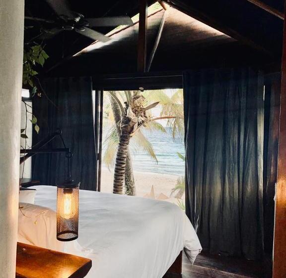 オーシャンビューデラックスルームバルコニー付き, Libelula Tulum Beachfront