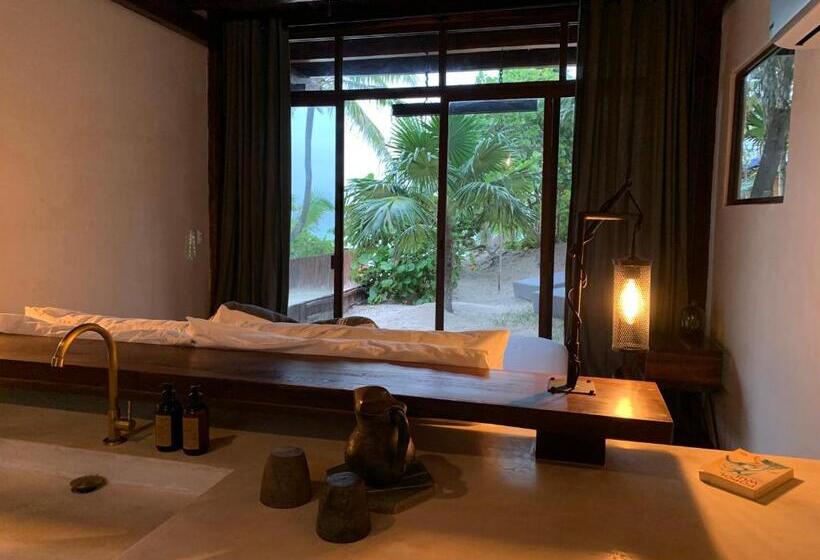 Pokój Standard z Tarasem, Libelula Tulum Beachfront