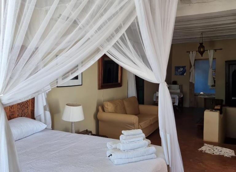 اتاق لوکس با بالکن و چشم‌انداز دریا, Terraço Das Quitandas Design Accommodation Al
