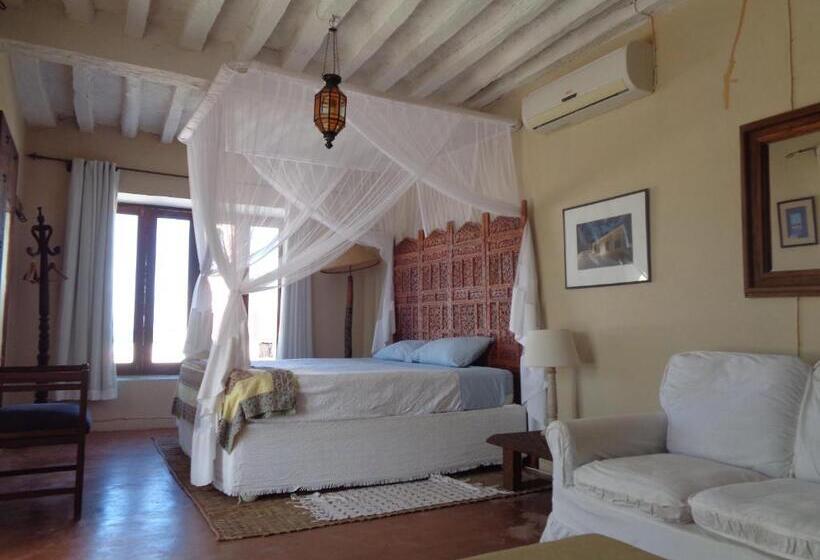اتاق لوکس با بالکن و چشم‌انداز دریا, Terraço Das Quitandas Design Accommodation Al