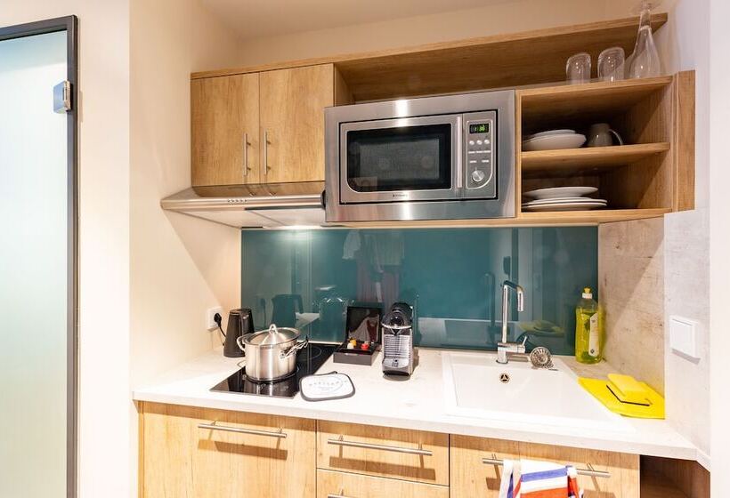 آپارتمان 1 خوابه, Stellaris Apartment