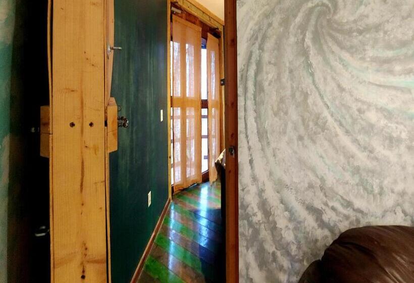 Шале 1 Спальня, Lost River Hostel
