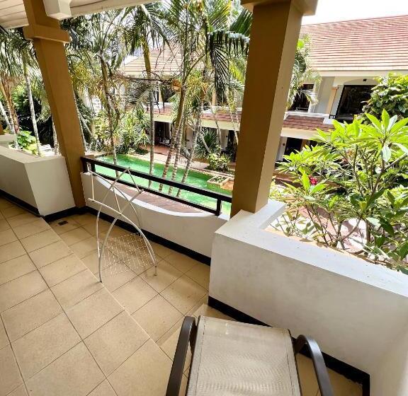 اتاق لوکس با تراس, La Villa Khon Kaen