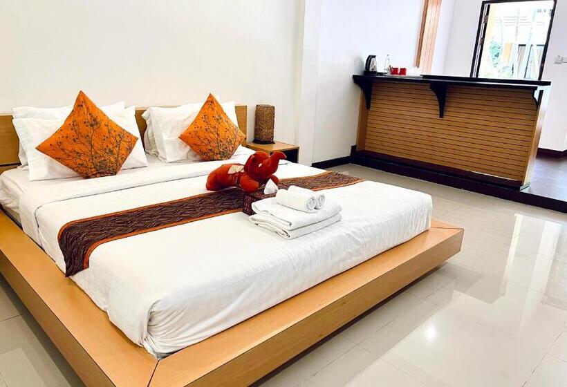 اتاق لوکس با چشم‌انداز استخر, La Villa Khon Kaen