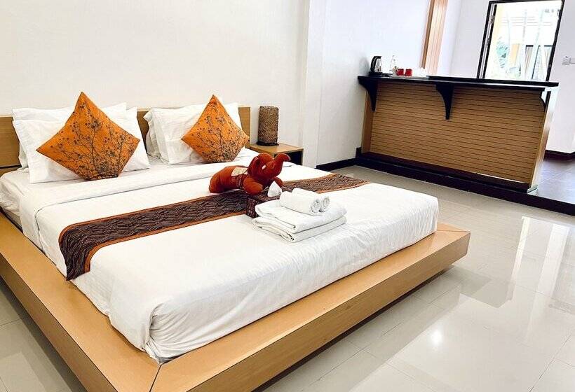 اتاق لوکس با چشم‌انداز استخر, La Villa Khon Kaen