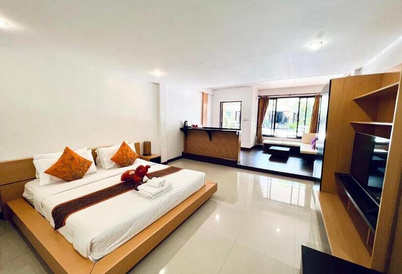 اتاق لوکس با چشم‌انداز استخر, La Villa Khon Kaen