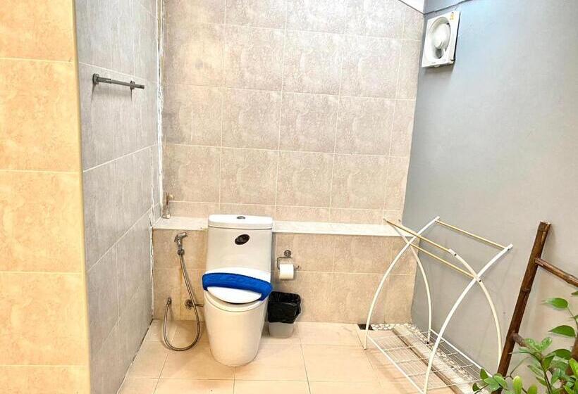 اتاق لوکس با چشم‌انداز استخر, La Villa Khon Kaen