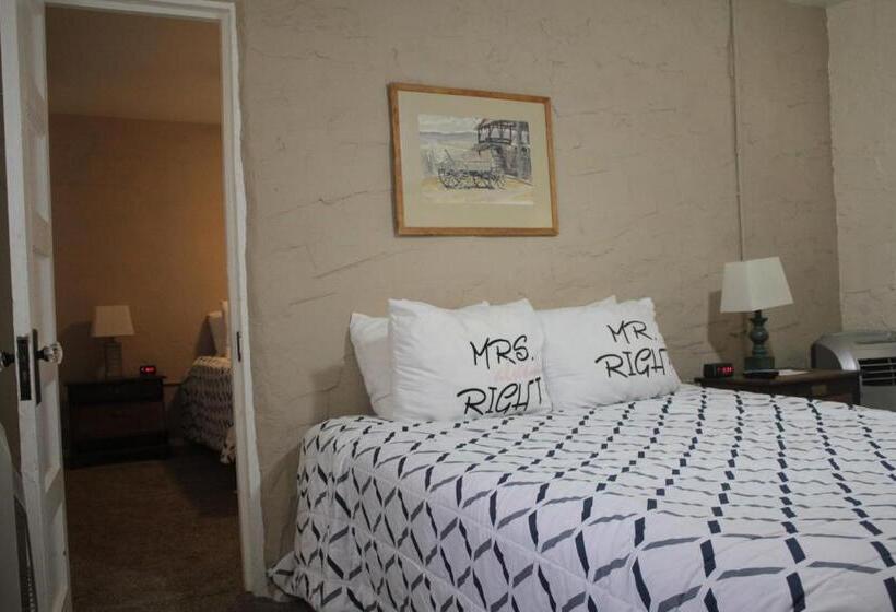Family Suite, Grand Canyon West Hotel Sheps Miners Inn