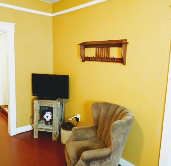 Люкс Повышенной Комфортности, Historic Whiting Hotel Suites
