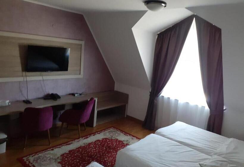 اتاق استاندارد سه نفره, Club Bucovina Resort & Spa