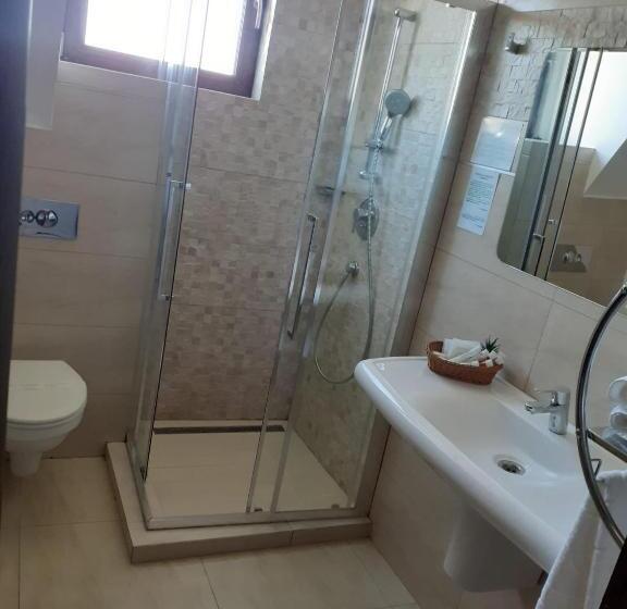 اتاق لوکس با بالکن, Club Bucovina Resort & Spa