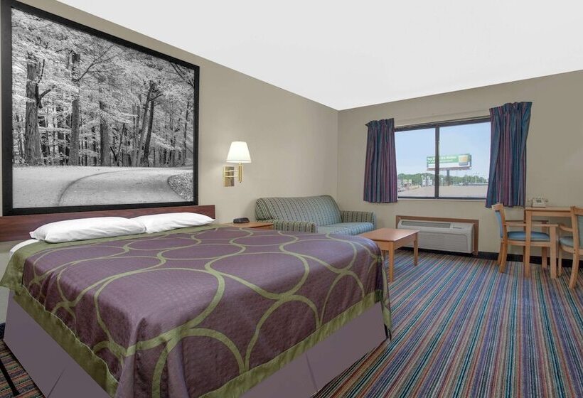 سوییت, Super 8 By Wyndham Evansville East