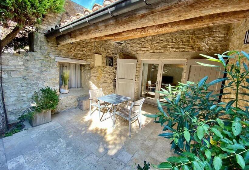 标准房带园景, La Maison Des Vendangeurs   Table D Hôtes Le Soir Du Jeudi Au Dimanche  Jacuzzi   Balnéo Spa   Acces