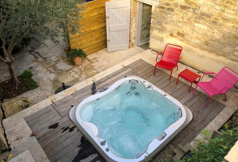 자쿠지 스위트, La Maison Des Vendangeurs   Table D Hôtes Le Soir Du Jeudi Au Dimanche  Jacuzzi   Balnéo Spa   Acces