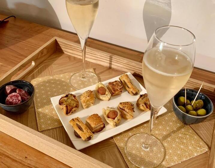 带大床的标准间, La Maison Des Vendangeurs   Table D Hôtes Le Soir Du Jeudi Au Dimanche  Jacuzzi   Balnéo Spa   Acces