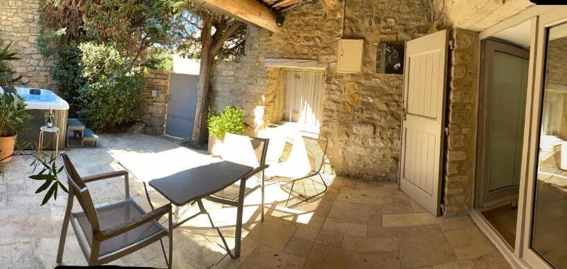 标准房带园景, La Maison Des Vendangeurs   Table D Hôtes Le Soir Du Jeudi Au Dimanche  Jacuzzi   Balnéo Spa   Acces
