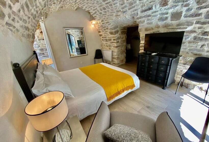 带按摩浴盆的套房, La Maison Des Vendangeurs   Table D Hôtes Le Soir Du Jeudi Au Dimanche  Jacuzzi   Balnéo Spa   Acces
