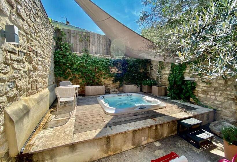 자쿠지 스위트, La Maison Des Vendangeurs   Table D Hôtes Le Soir Du Jeudi Au Dimanche  Jacuzzi   Balnéo Spa   Acces