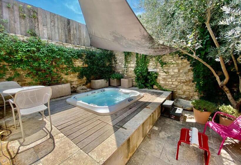 자쿠지 스위트, La Maison Des Vendangeurs   Table D Hôtes Le Soir Du Jeudi Au Dimanche  Jacuzzi   Balnéo Spa   Acces