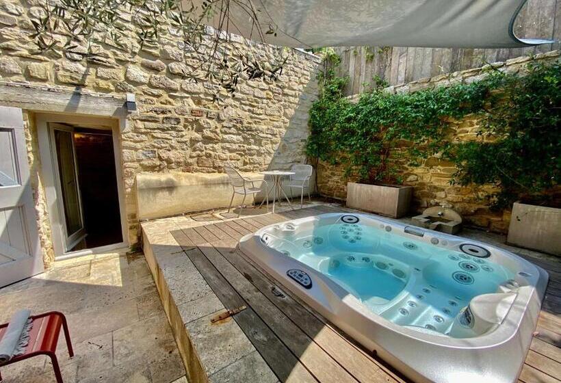자쿠지 스위트, La Maison Des Vendangeurs   Table D Hôtes Le Soir Du Jeudi Au Dimanche  Jacuzzi   Balnéo Spa   Acces