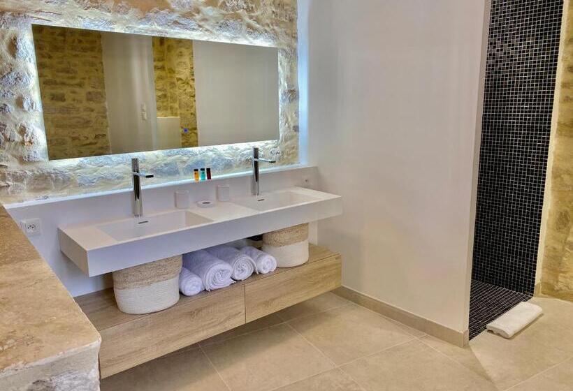 디럭스 스위트 킹 침대, La Maison Des Vendangeurs   Table D Hôtes Le Soir Du Jeudi Au Dimanche  Jacuzzi   Balnéo Spa   Acces