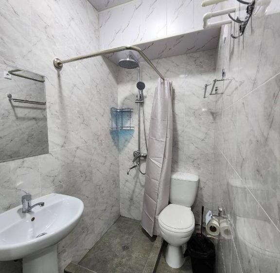 اتاق لوکس, Paradise Inn