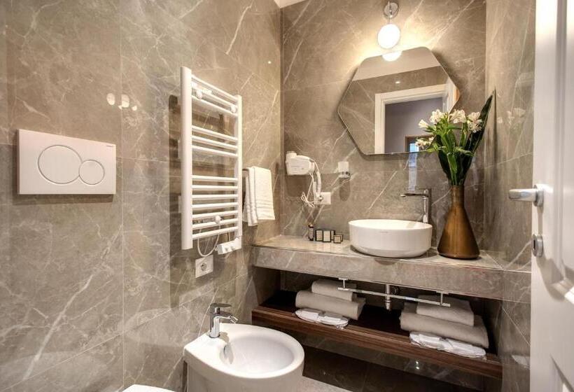 Suite, Tree Charme Parliament Boutique