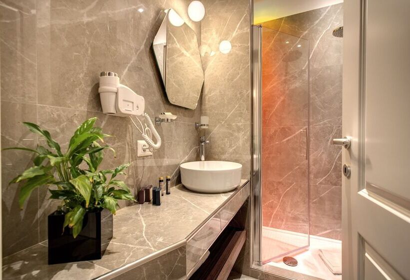 Suite Ejecutiva, Tree Charme Parliament Boutique