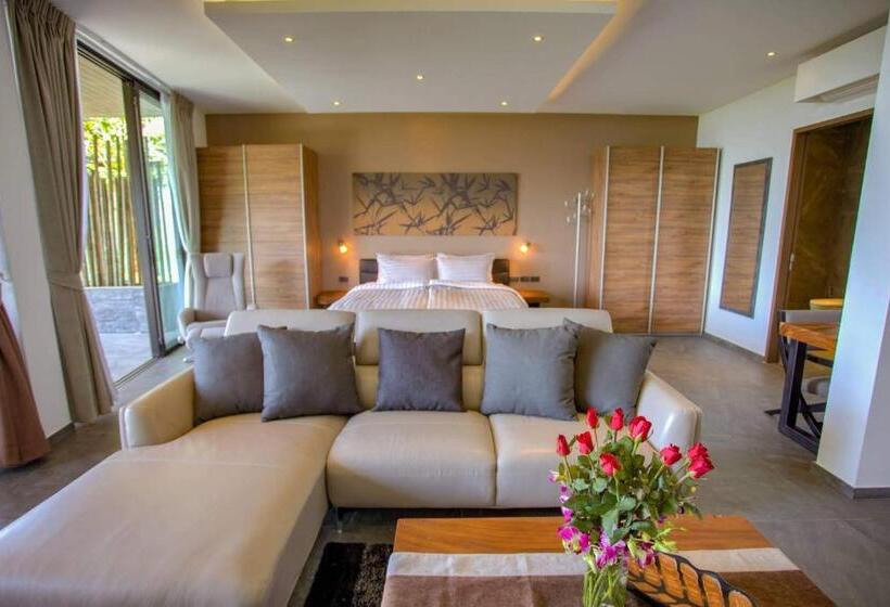 استودیوی استاندارد, Ocean Rock Kalim