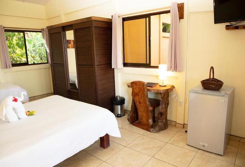 Номер Deluxe Вид на Море, Jungle Lodge At Wild Sun Rescue Center