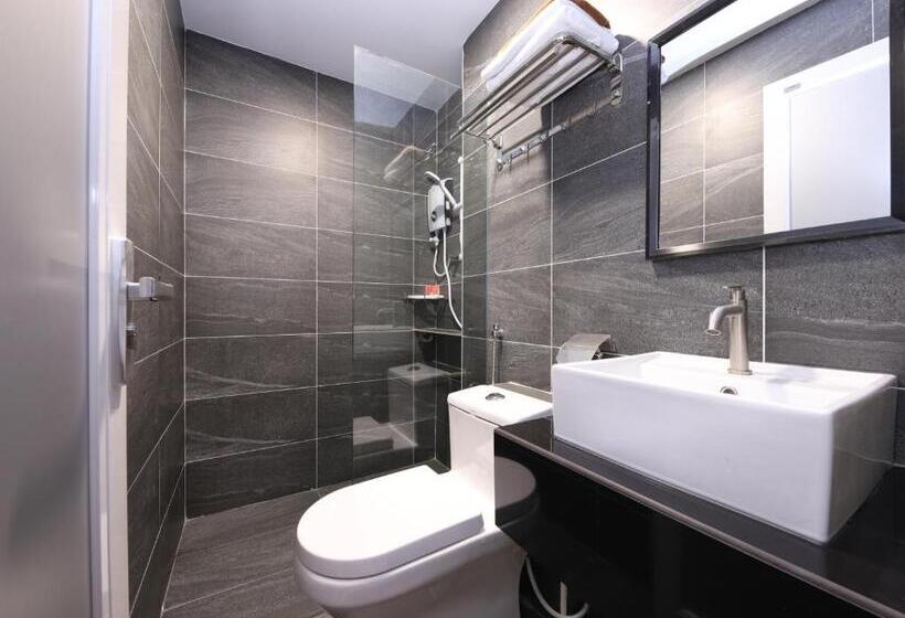 Quarto Deluxe, 101 Ulu Tiram