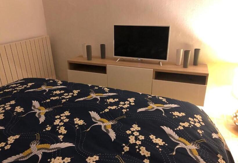 Номер Superior, L Epervier Blanc